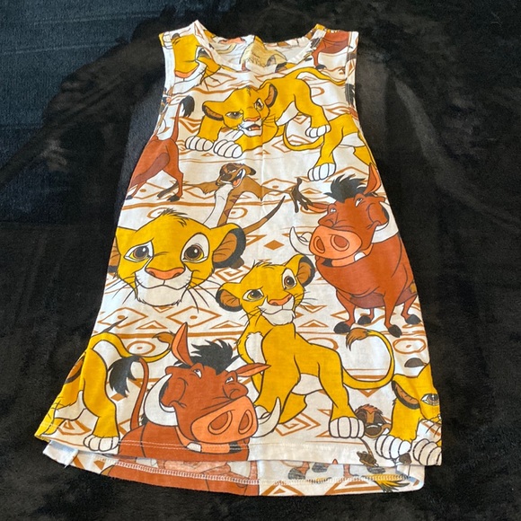 Disney Tops - Disney lion king tank top